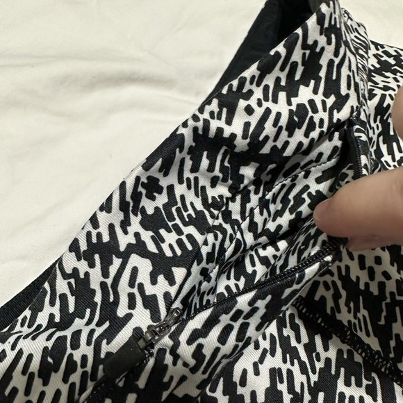 Nike Dri Fit Black & White Patterned Athletic Workout Pants / Yoga Leggings Sz S - Picture 10 of 10